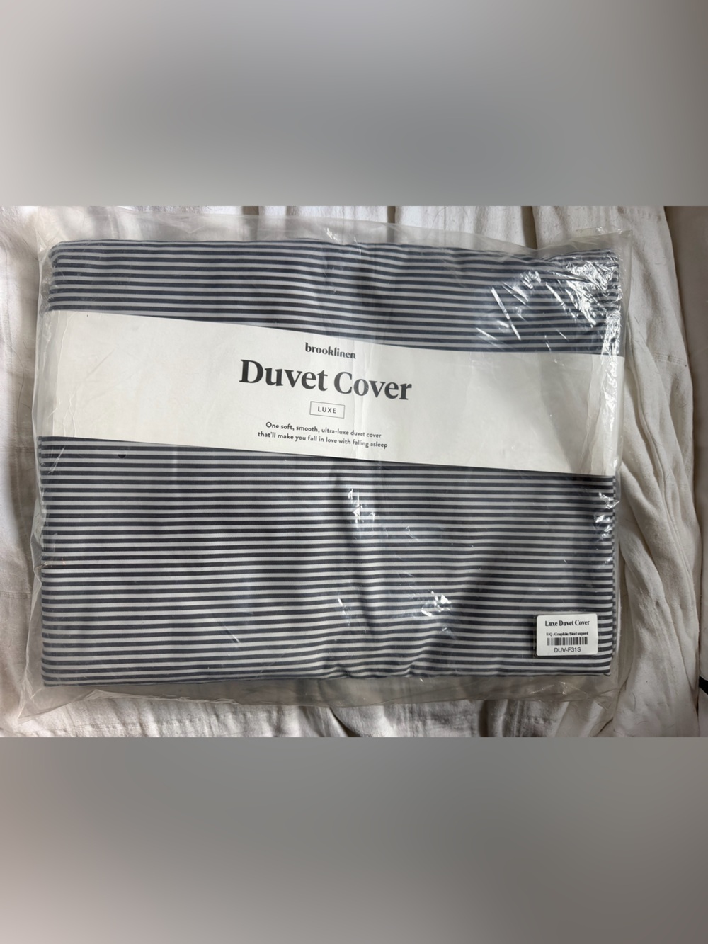 FULL / QUEEN Brooklinen Striped Luxe Duvet Cover in Navy and White
